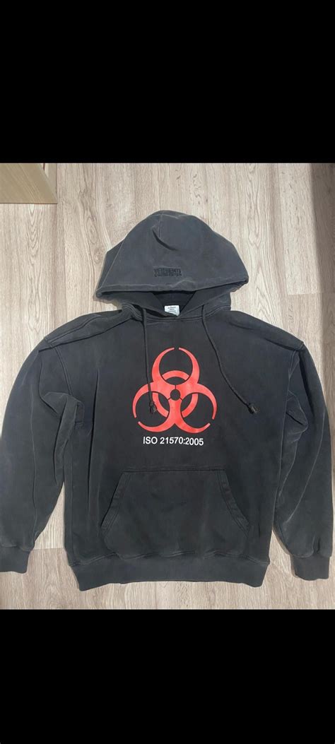 vetements genetically modified replica